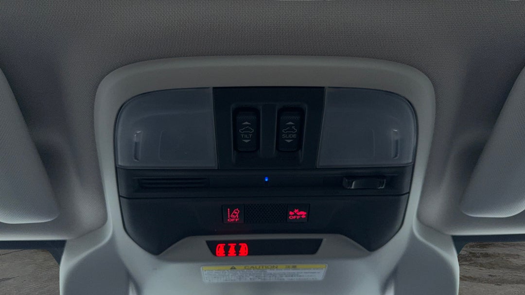 On-Roof Controls/Sunglass holder