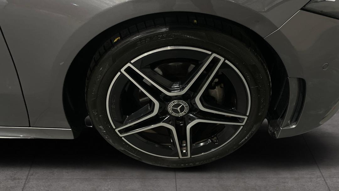 2021 Mercedes-benz A180 A180, Automatic, 42526 km, Right Front Wheel