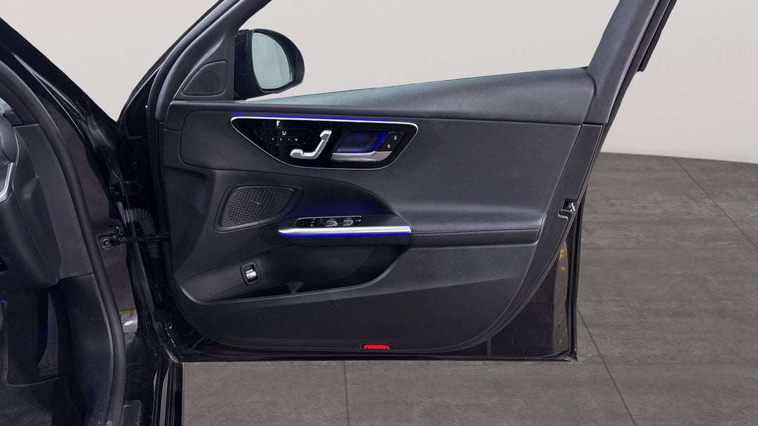 2022 Mercedes-benz C200 Mhev, Automatic, 52968 km, Speaker View