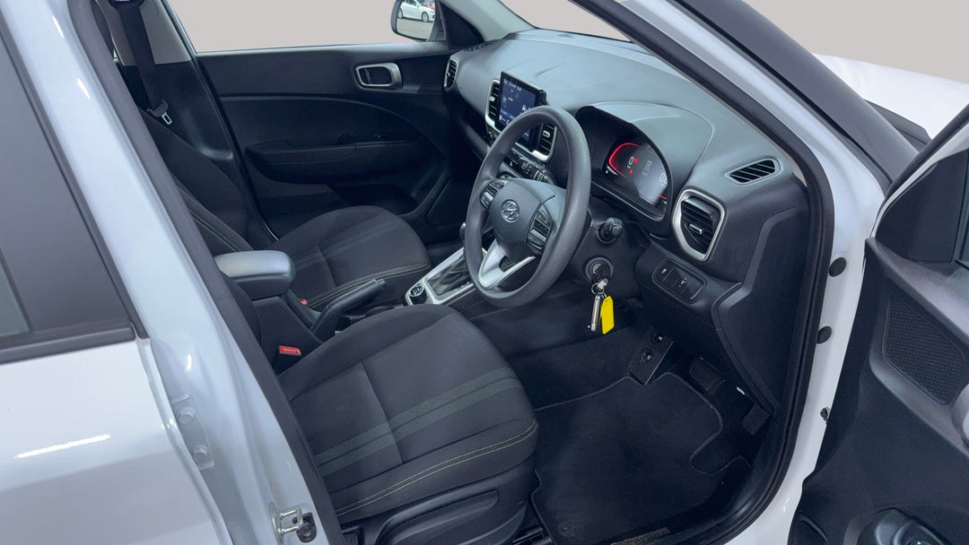 2023 Hyundai Venue Venue, Automatic, 52209 km, Right Side Front Door Cabin View