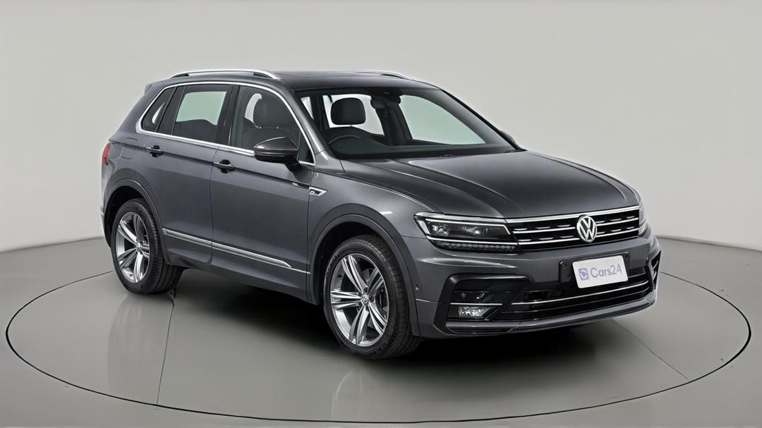 2019 Volkswagen Tiguan 132 Tsi R-line Edition, Automatic, 63435 km, Right Front Diagonal (45- Degree) View