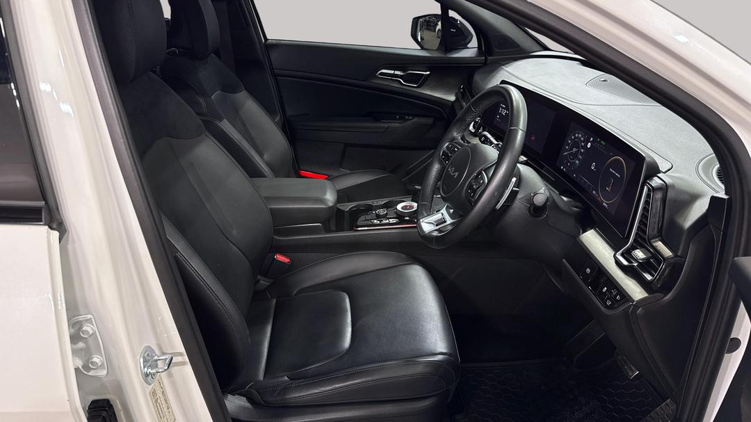 2024 Kia Sportage Gt-line (AWD), Automatic, 36970 km, Right Side Front Door Cabin View