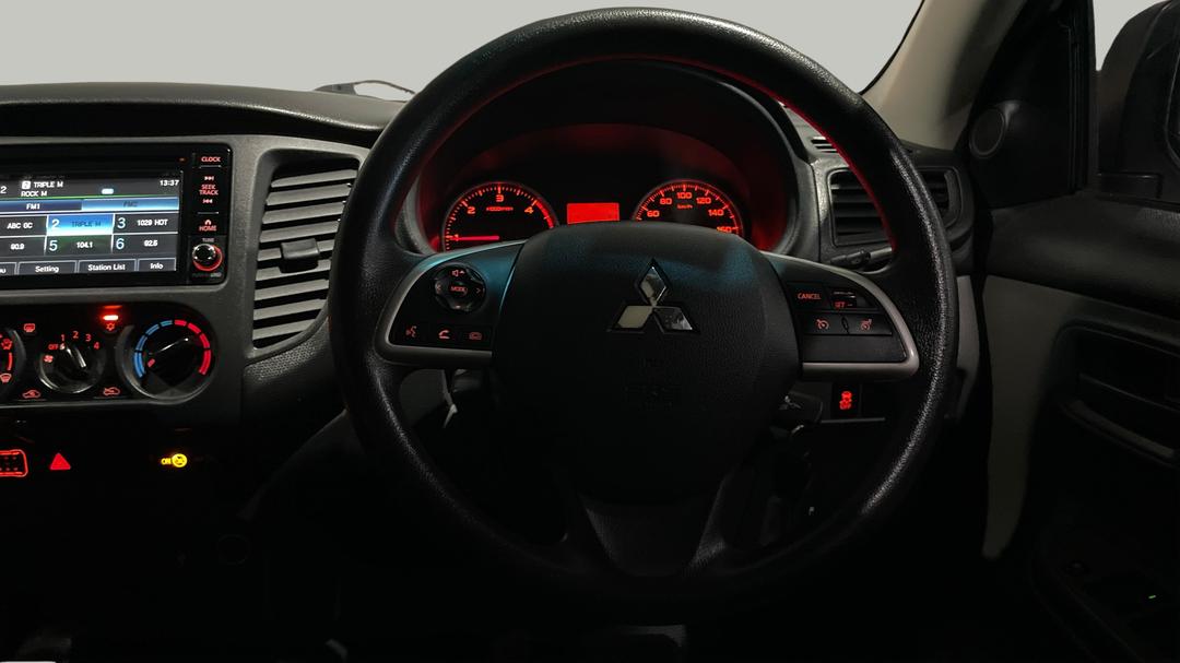 2018 Mitsubishi Triton Glx (4x4), Automatic, 98788 km, Steering Wheel Close-up