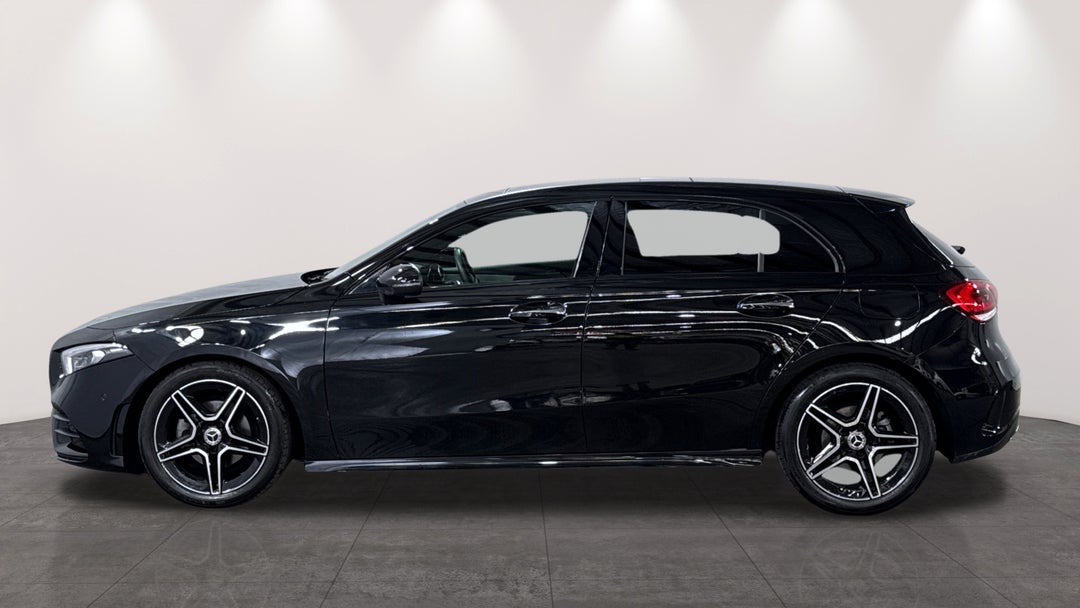2022 Mercedes-benz A180 A180, Automatic, 18967 km, Left Side View