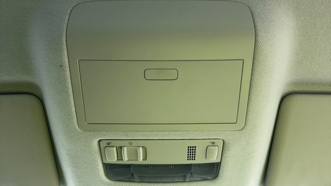 On-Roof Controls/Sunglass holder