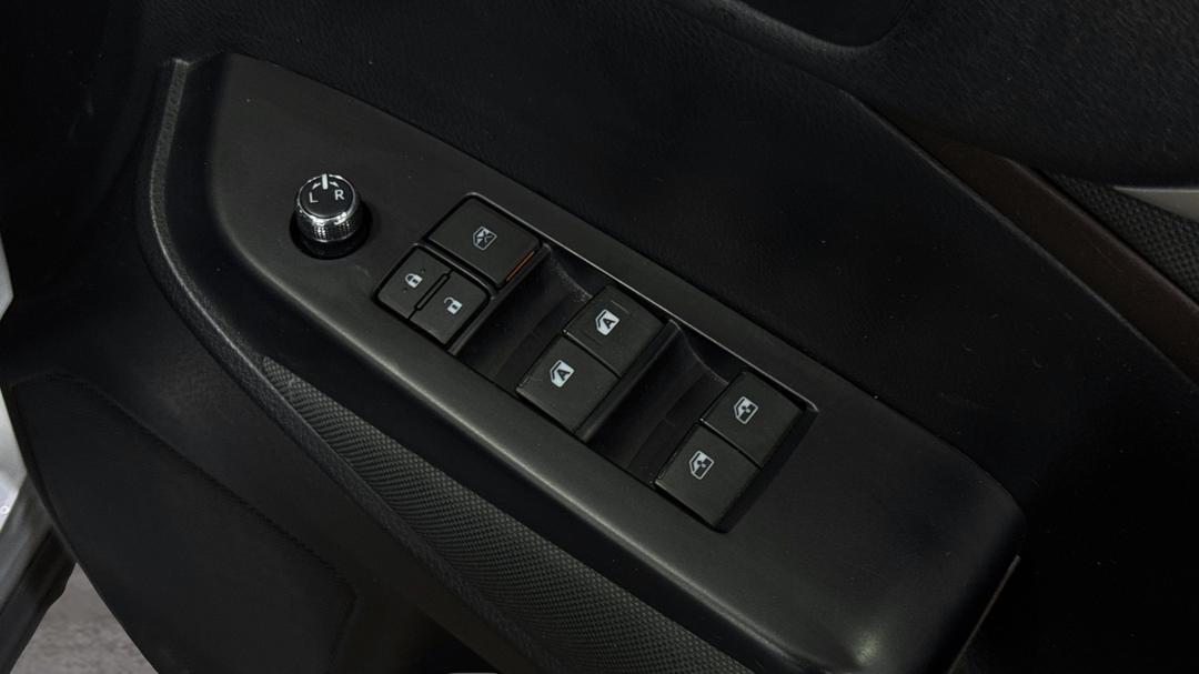 2018 Toyota Kluger Gx (4x2), Automatic, 76982 km, Drivers Side Door Panel Controls