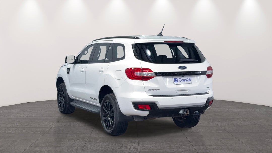 Left Back Diagonal (45- Degree) View