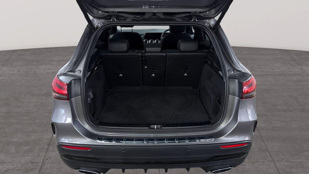 2022 Mercedes-benz GLA 250 4matic, Automatic, 33906 km, Boot Inside View