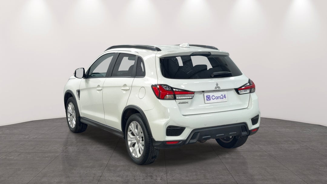 Left Back Diagonal (45- Degree) View