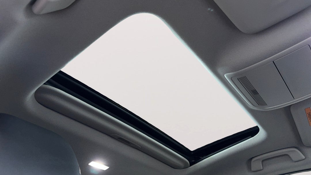 Interior Sunroof/Moonroof