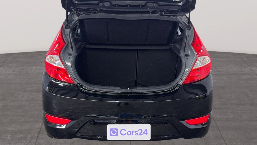 2018 Hyundai Accent Sport, Automatic, 121604 km, Boot Inside View