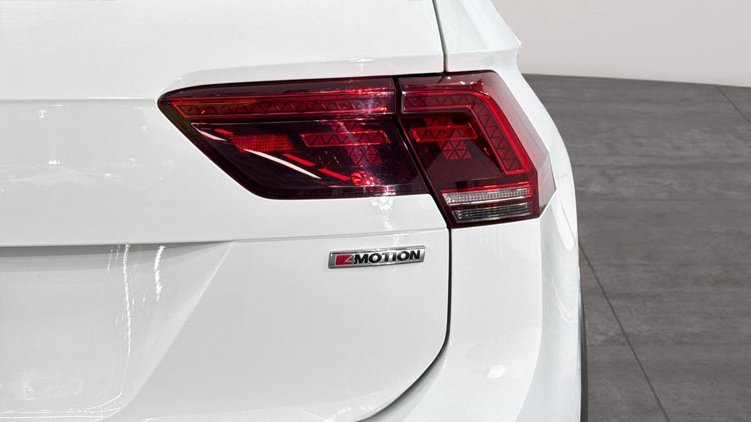 2020 Volkswagen Tiguan 162 Tsi Highline, Automatic, 53180 km, Badge (Boot Right Side)