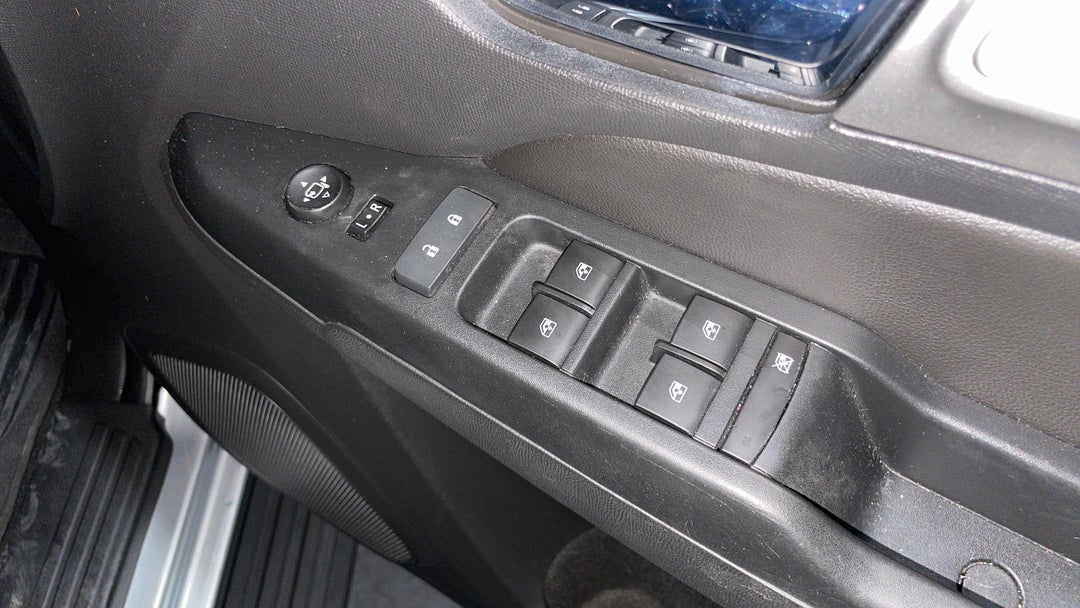 2019 Holden Trailblazer Ltz (4x4), Automatic, 110022 km, Drivers Side Door Panel Controls