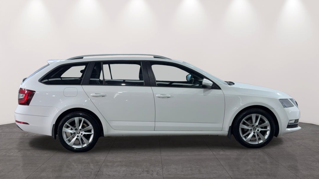 2017 SKODA Octavia 110 Tsi, Automatic, 146749 km, Right Side View
