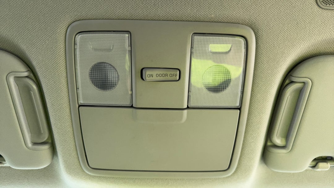 On-Roof Controls/Sunglass holder