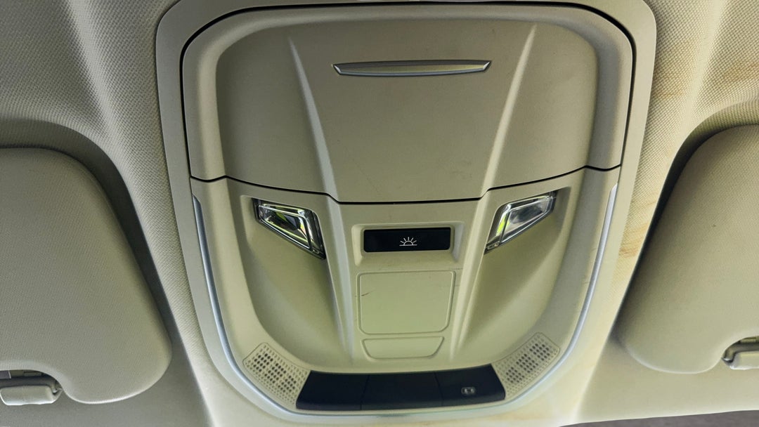 On-Roof Controls/Sunglass holder