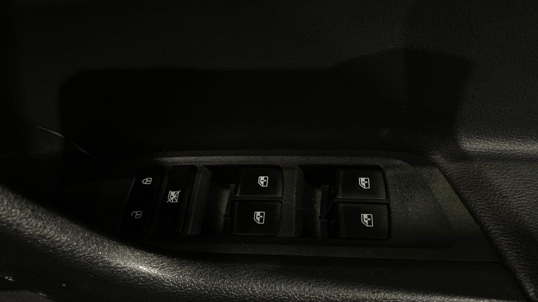 2022 LDV T60 Max Pro (4x4), Automatic, 84920 km, Drivers Side Door Panel Controls