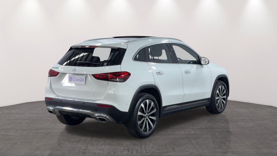 2021 Mercedes-benz GLA 200, Automatic, 35636 km, Right Back Diagonal (45- Degree) View