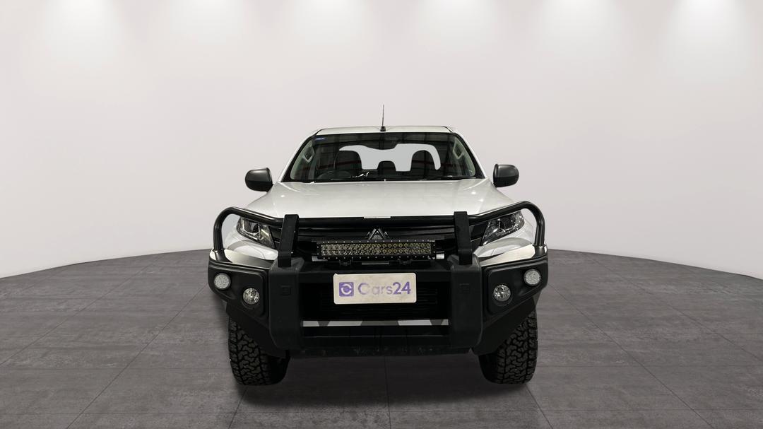 2022 Mitsubishi Triton Glx-r (4x4), Automatic, 48228 km, Front View