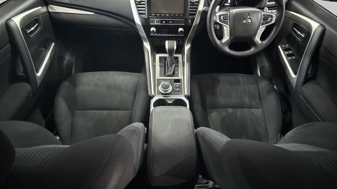 2022 Mitsubishi Pajero Sport Gls (4WD) 7 Seat, Automatic, 17746 km, Center Console