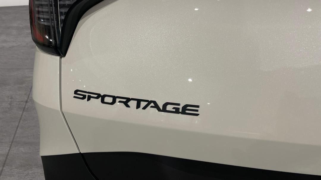 2025 Kia Sportage Gt-line Hev (AWD), Automatic, 3036 km, Badge (Boot Left Side)