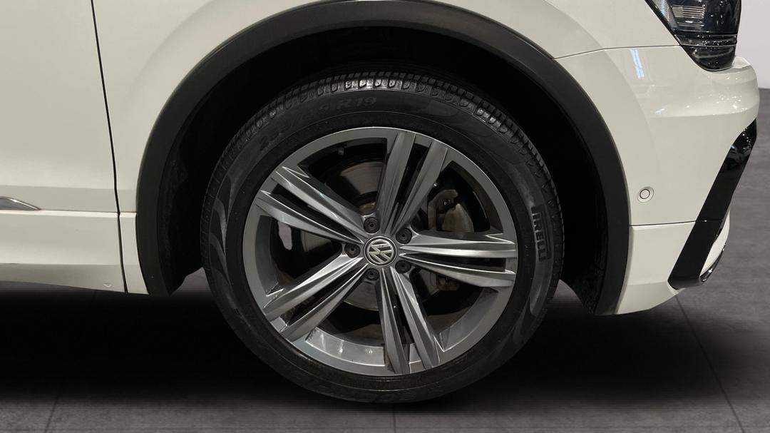 2019 Volkswagen Tiguan 132 Tsi R-line Edition, Automatic, 131927 km, Right Front Wheel
