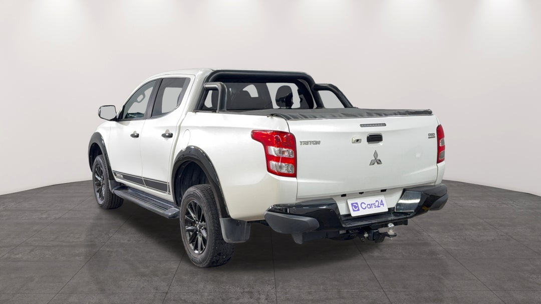 Left Back Diagonal (45- Degree) View