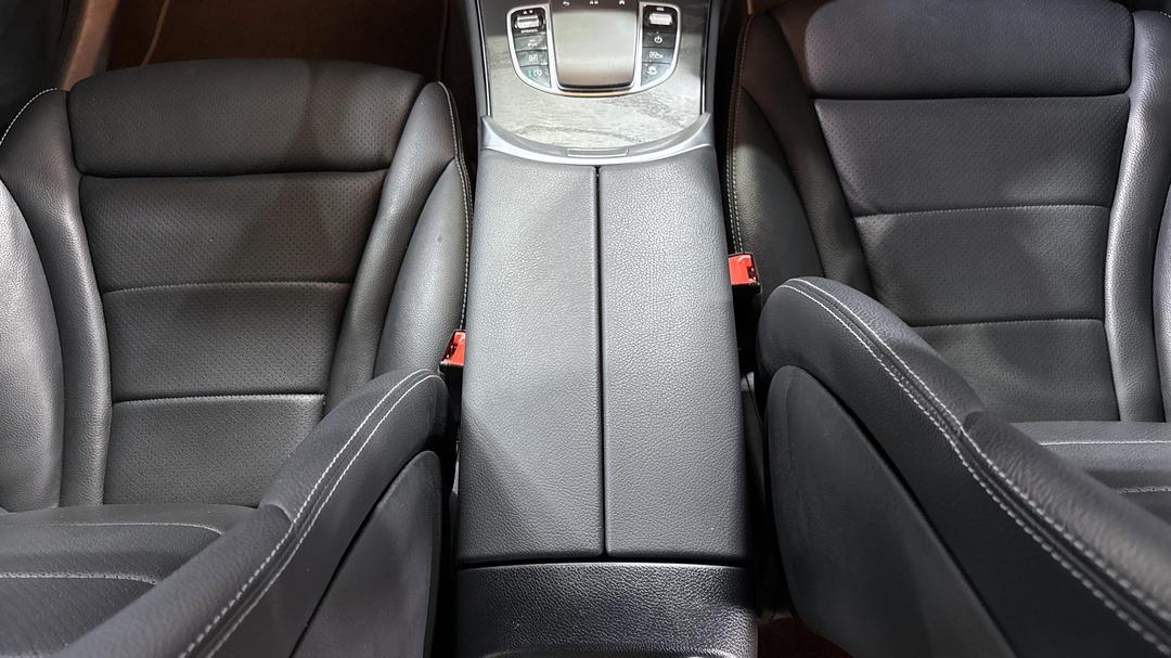 2021 Mercedes-benz GLC 200, Automatic, 46449 km, Center Console