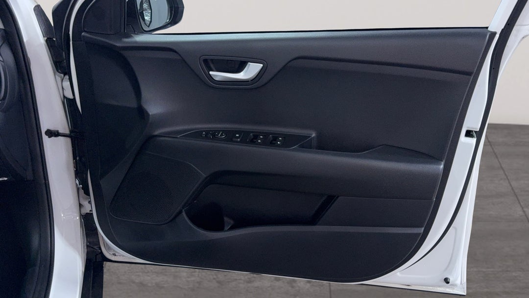 2022 Kia Stonic Sport, Automatic, 21670 km, Speaker View