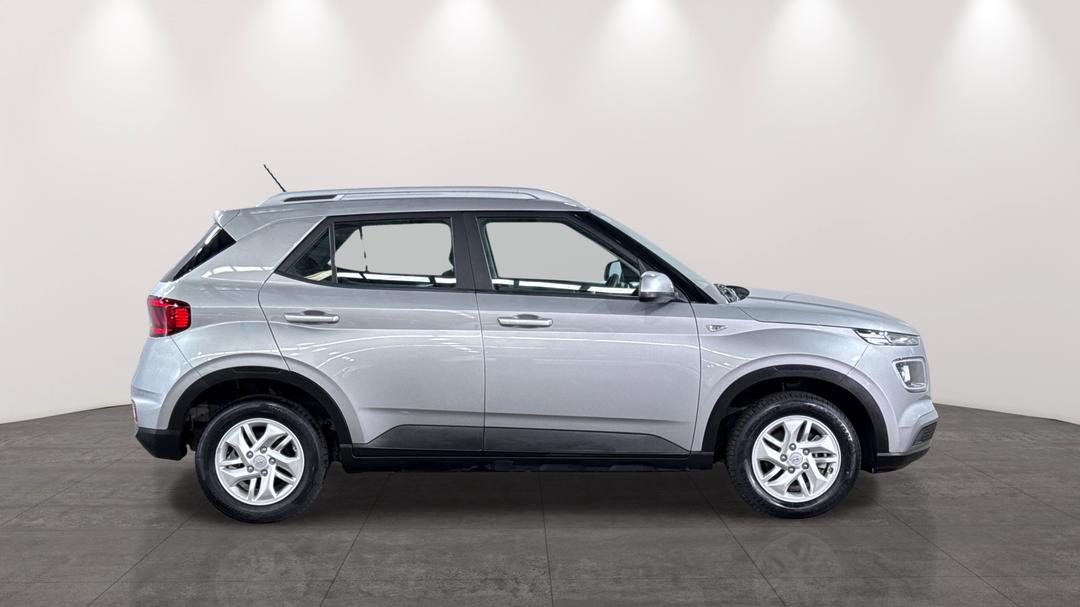 2025 Hyundai Venue Venue, Automatic, 23221 km, Right Side View
