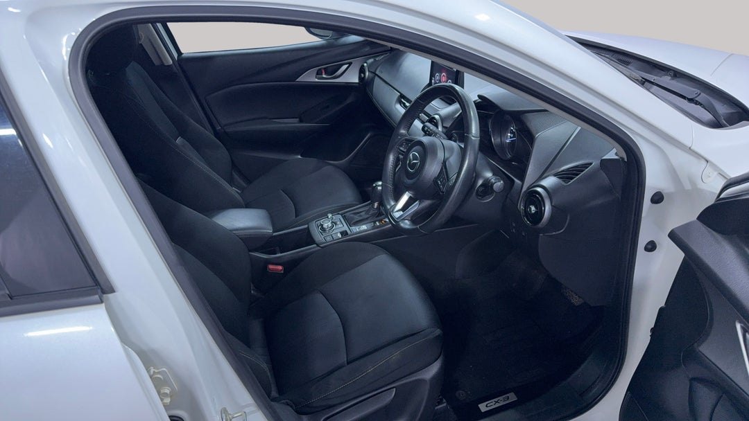 2018 Mazda CX-3 Maxx Sport (AWD), Automatic, 79162 km, Right Side Front Door Cabin View