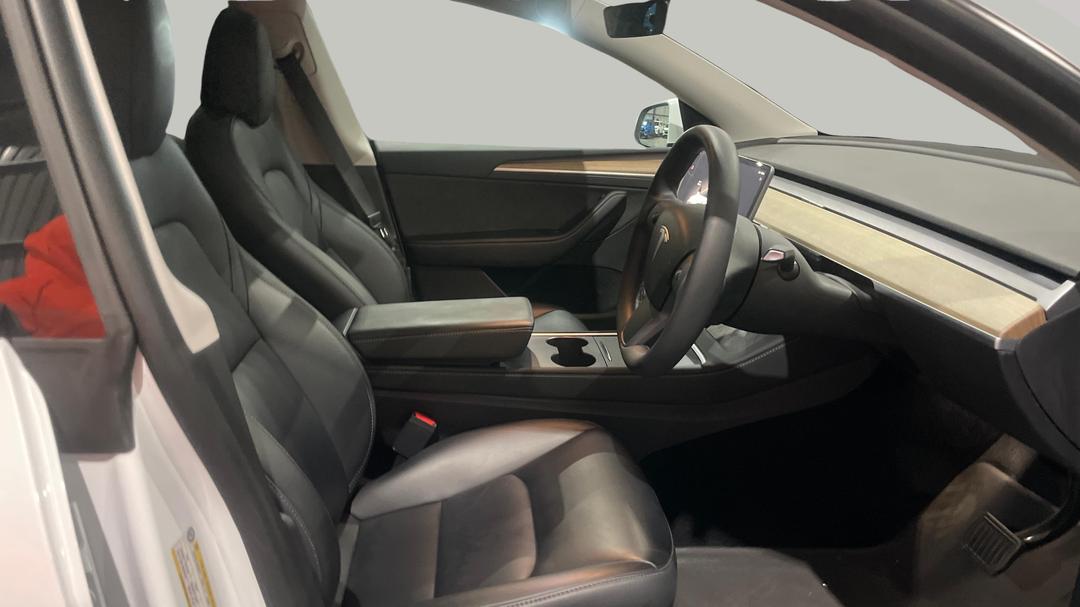 2023 Tesla Model Y Long Range, Automatic, 53446 km, Right Side Front Door Cabin View