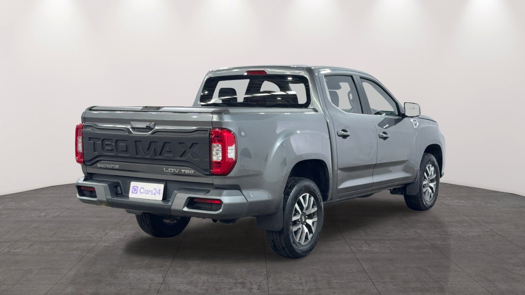 Right Back Diagonal (45- Degree) View