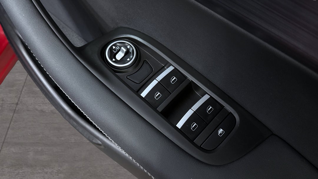 2025 Chery Tiggo 4 Urban, Automatic, 4117 km, Drivers Side Door Panel Controls