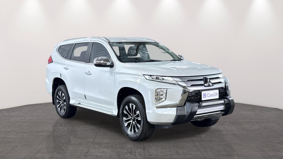2023 Mitsubishi Pajero Sport Gls (4WD) 7 Seat, Automatic, 19204 km, Right Front Diagonal (45- Degree) View