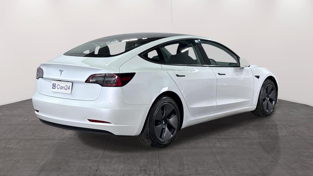 2022 Tesla Model 3 Rear-wheel Drive, Automatic, 43842 km, Right Back Diagonal (45- Degree) View
