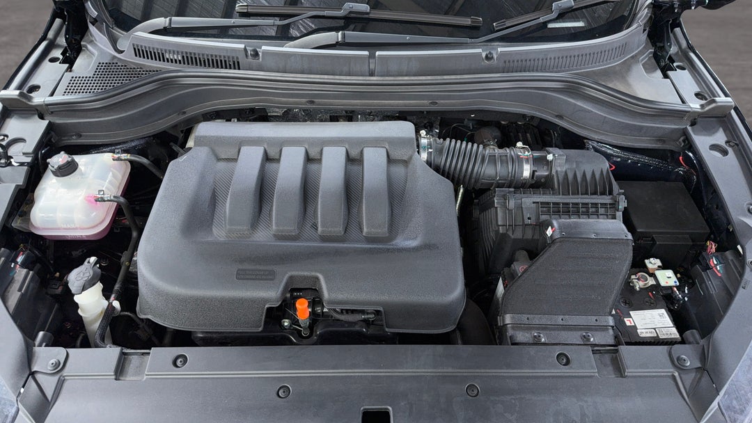 2023 Mahindra Xuv700 Ax7l, Automatic, 20601 km, Open Bonnet (Engine)