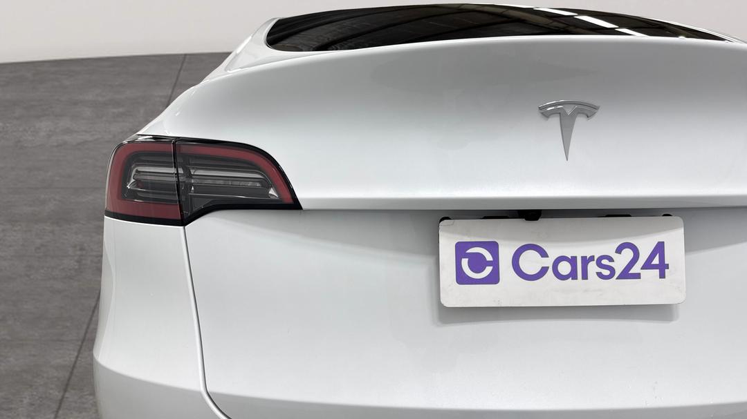 2024 Tesla Model Y Rear-wheel Drive, Automatic, 6383 km, Badge (Boot Left Side)