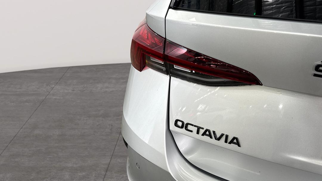 2020 SKODA Octavia Rs, Automatic, 114808 km, Badge (Boot Left Side)