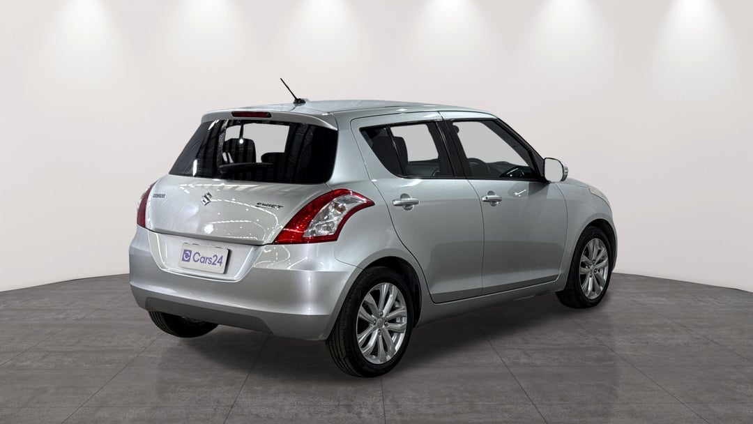 2015 Suzuki Swift Gl Navigator, Automatic, 64729 km, Right Back Diagonal (45- Degree) View