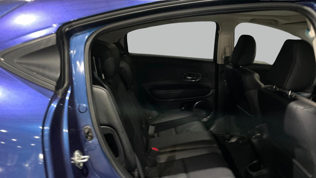 2017 Honda HR-V Vti-l, Automatic, 90918 km, Right Side Rear Door Cabin View