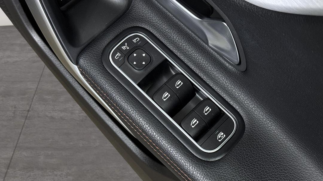2019 Mercedes-benz A200 A200, Automatic, 43519 km, Drivers Side Door Panel Controls