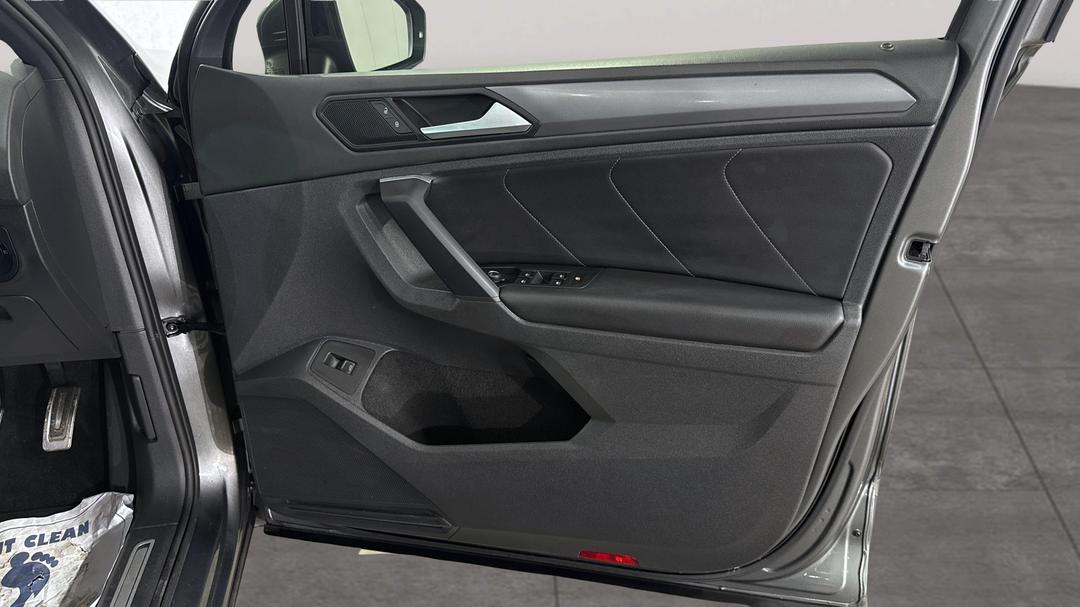 2019 Volkswagen Tiguan 132 Tsi R-line Edition, Automatic, 73872 km, Speaker View