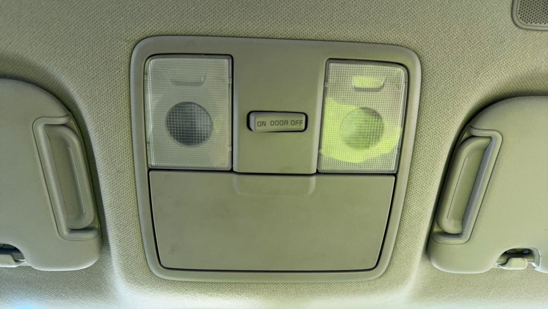 On-Roof Controls/Sunglass holder