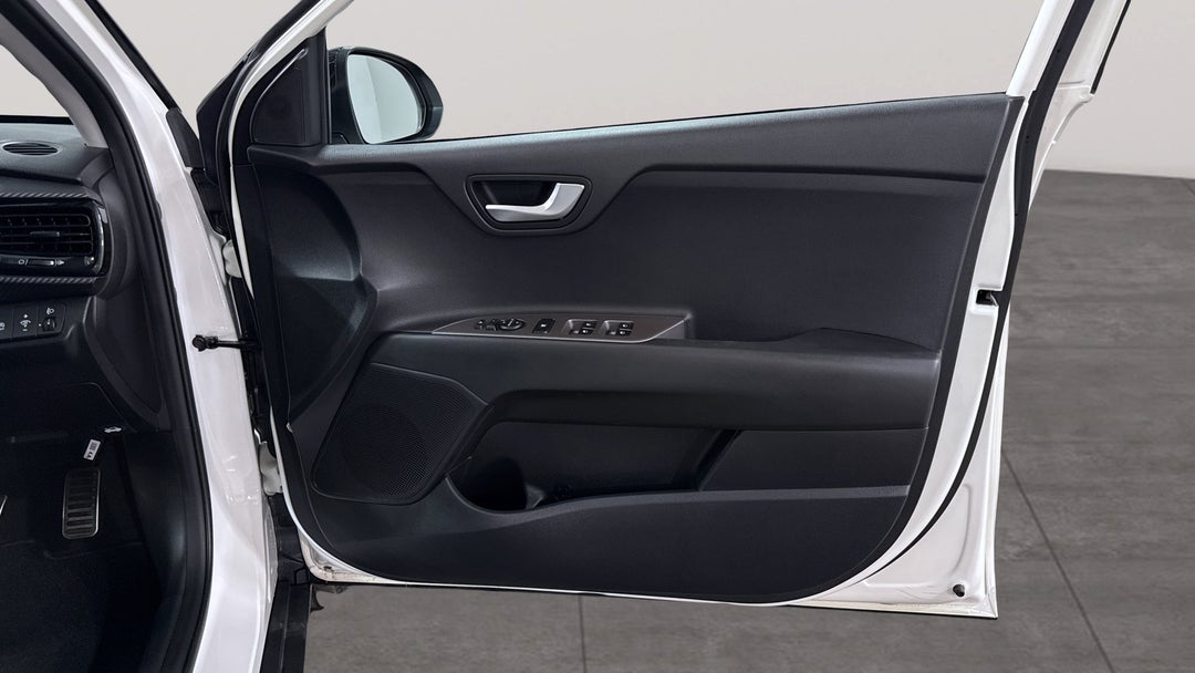 2020 Kia Stonic Gt-line, Automatic, 19887 km, Speaker View