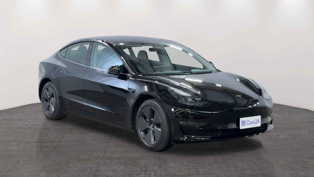 2023 Tesla Model 3 Long Range, Automatic, 9232 km, Right Front Diagonal (45- Degree) View