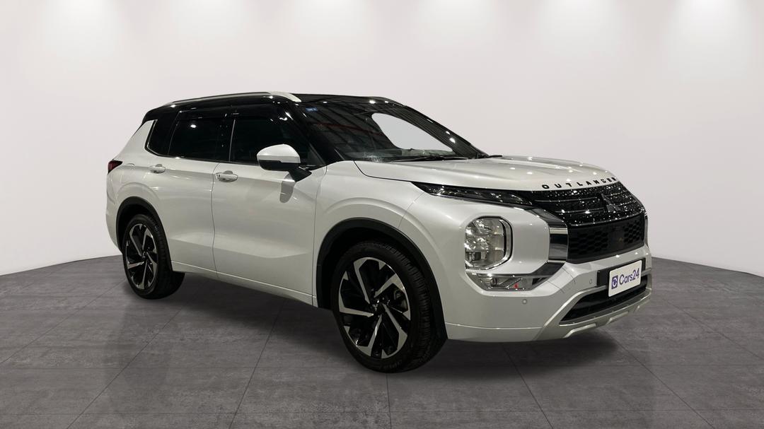 2024 Mitsubishi Outlander Exceed Tourer 7 Seat (AWD), Automatic, 31977 km, Right Front Diagonal (45- Degree) View