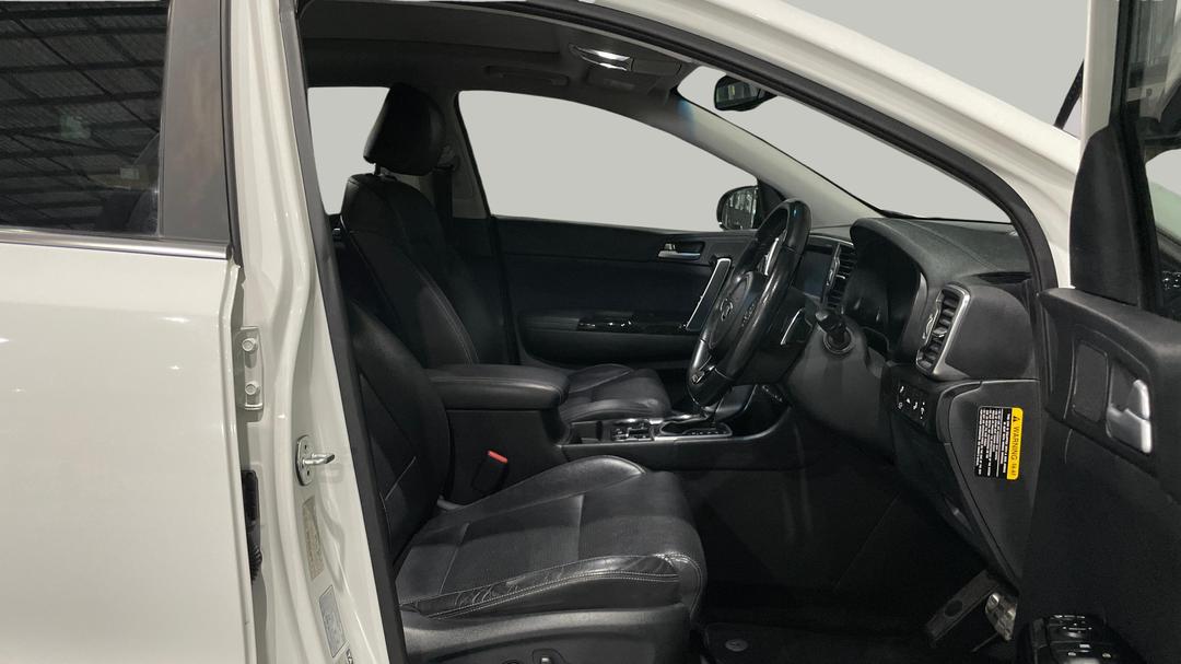 2017 Kia Sportage Gt-line (AWD), Automatic, 112272 km, Right Side Front Door Cabin View