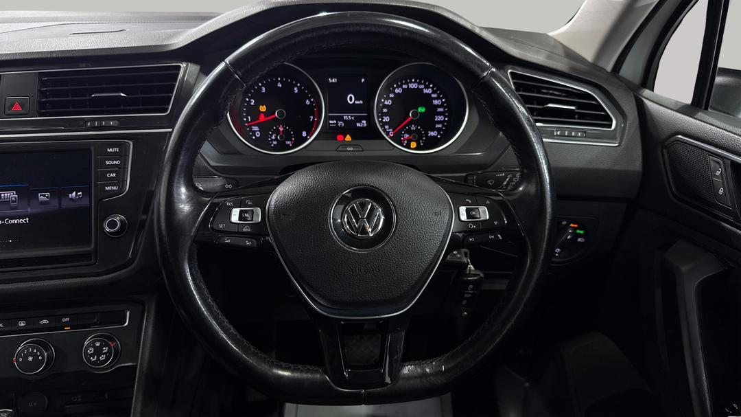 2017 Volkswagen Tiguan 110 Tsi Trendline, Automatic, 130272 km, Steering Wheel Close-up