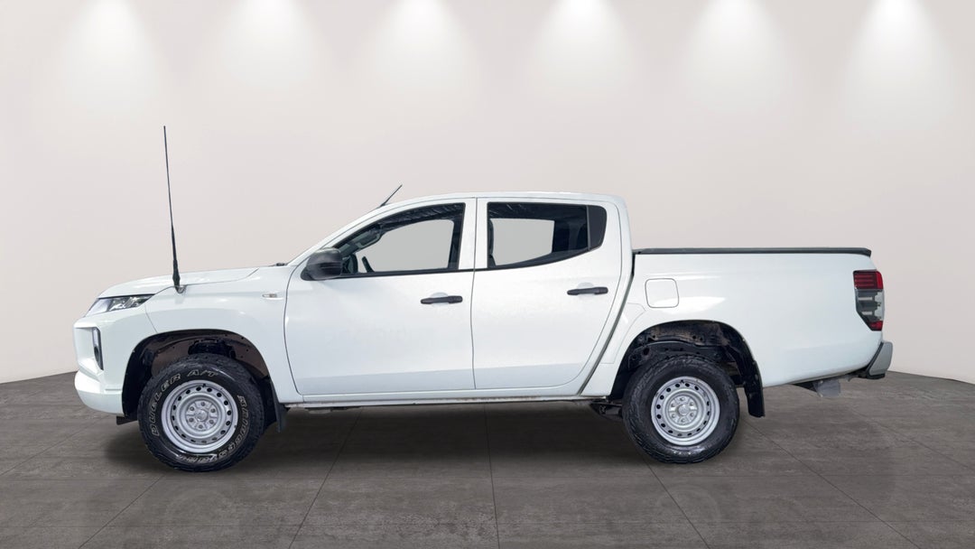 2019 Mitsubishi Triton Glx Adas (4x4), Automatic, 127952 km, Left Side View